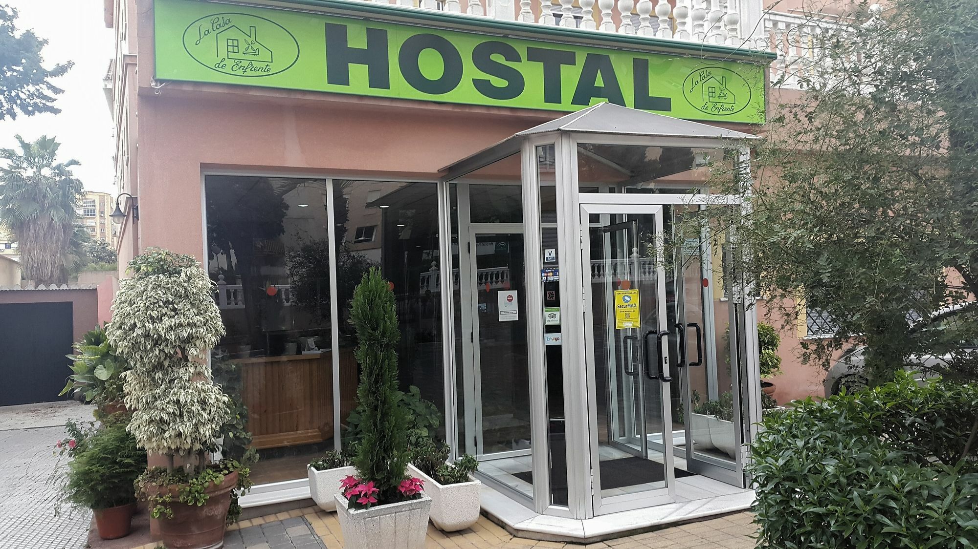 호스탈 라 카사 데 엔프렌테 호텔 말라가 외부 사진